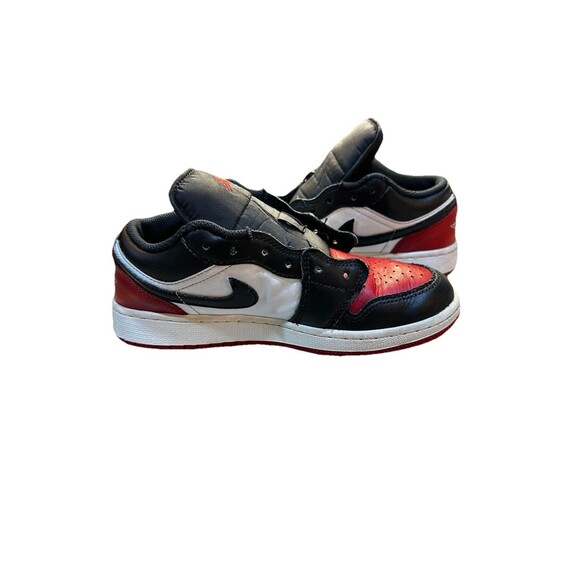 Air Jordan 1 Low GS 'Bred Toe 2.0' 4Y - Picture 4 of 7